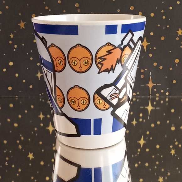 R2D2 - Star Wars COLLECTIBLE Plastic Cup - Picture 2 of 6